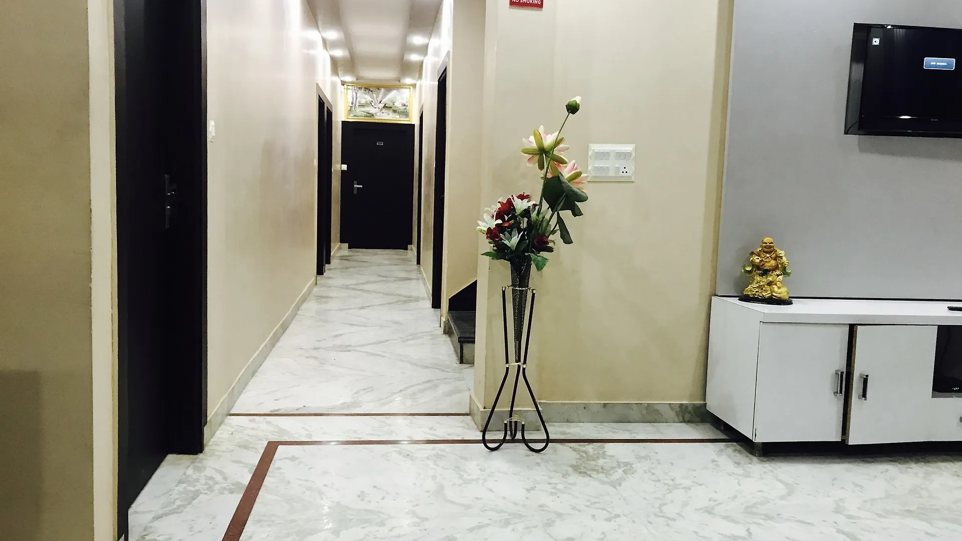 Hotel Aaradhya Residency Agra