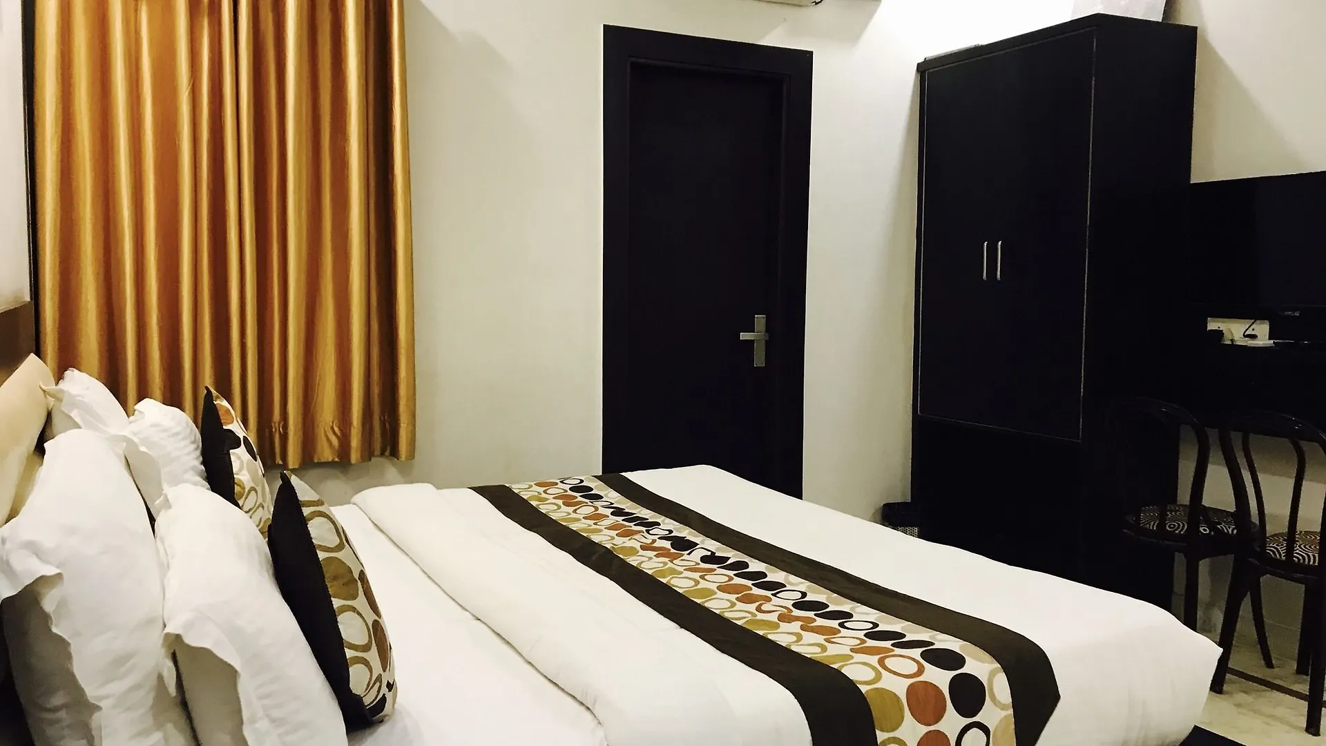 ***  Hotel Aaradhya Residency Agra  India
