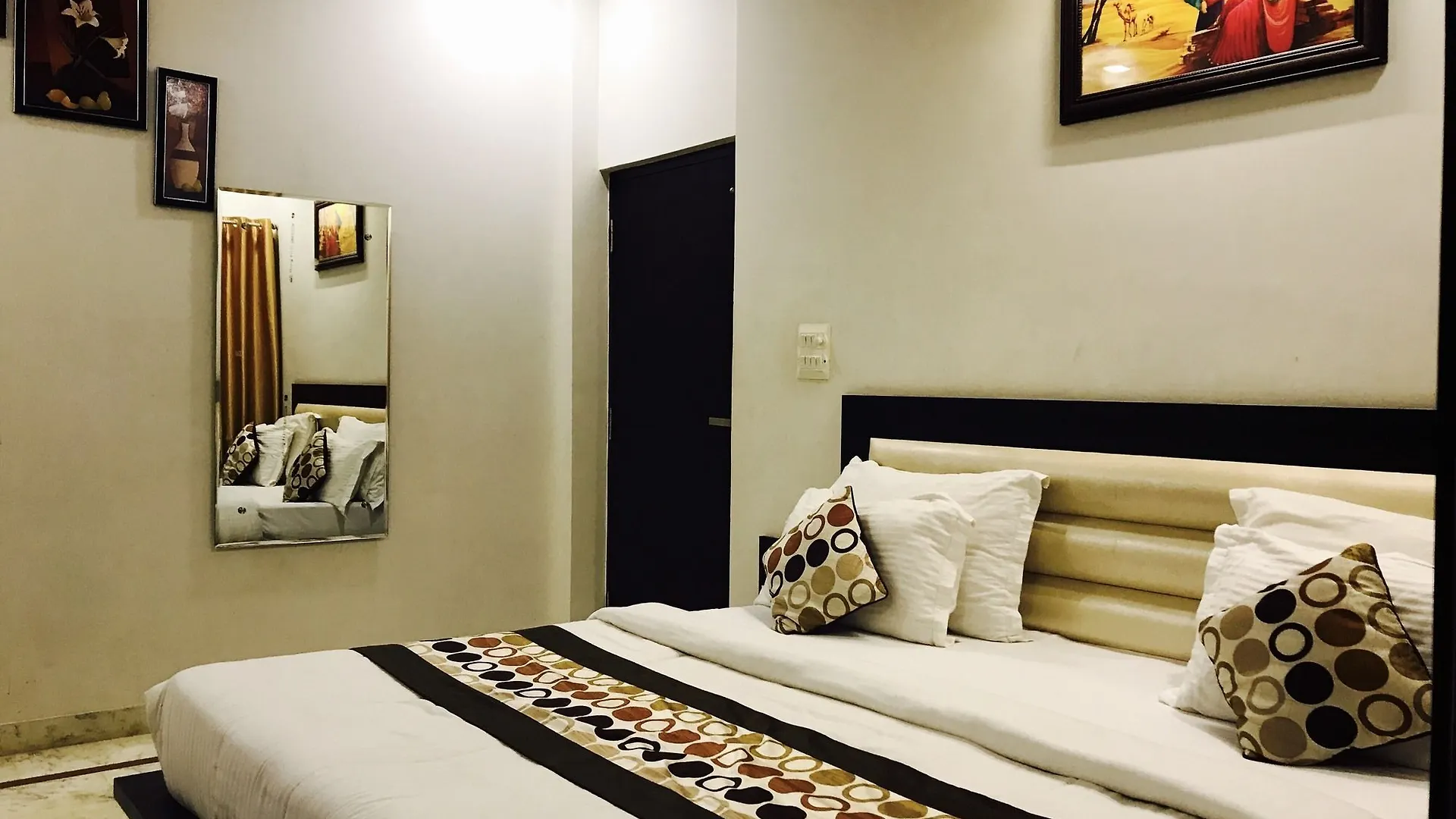 Hotel Aaradhya Residency Agra  Agra (Uttar Pradesh)
